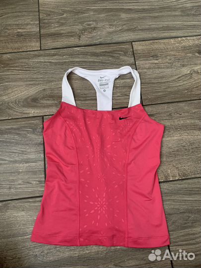 Теннисная одежда