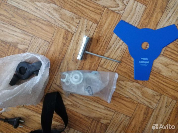 Электрический триммер для травы