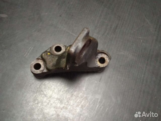 Кронштейн опоры двигателя Toyota Camry V40