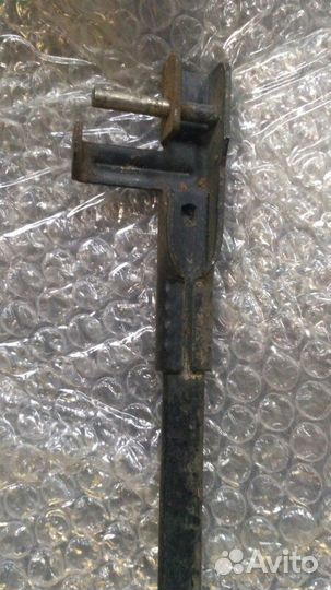 Поводок стеклоочистителя передний левый Ford