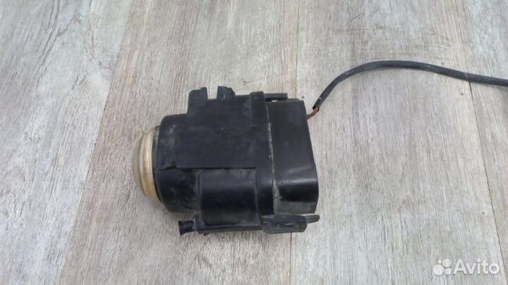 Фара противотуманная Mitsubishi Carisma DA 1999