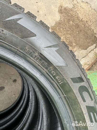 Pirelli Ice Zero 215/55 R18 99T