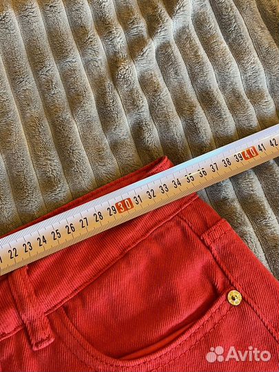 Джинсы красные