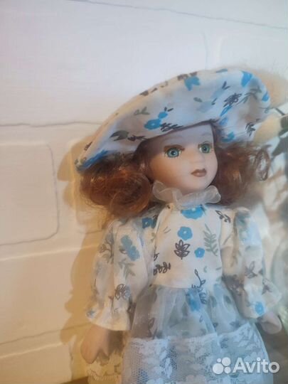Кукла фарфоровая коллекционная