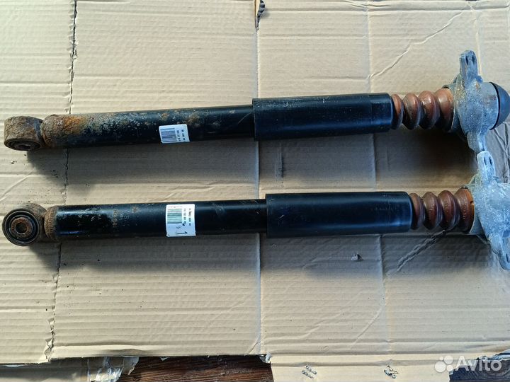 Амортизатор задний Volkswagen Golf V 2003-2009