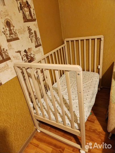 Детская кроватка