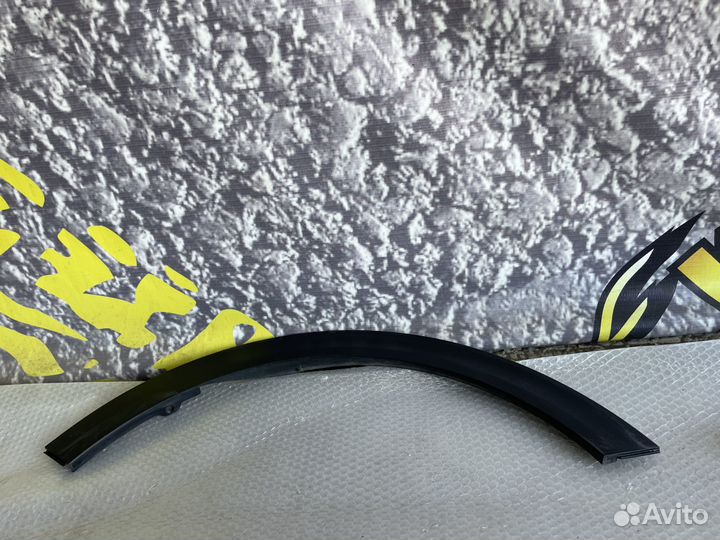 Накладка переднего крыла правого Kia Sportage