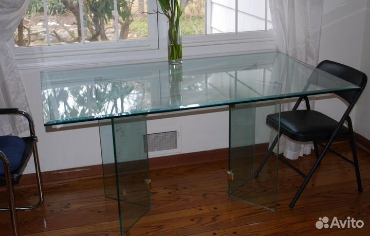 Прозрачное стекло на стол