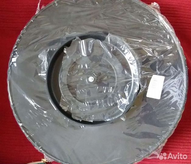 Большая крутящаяся менажница. Фарфор