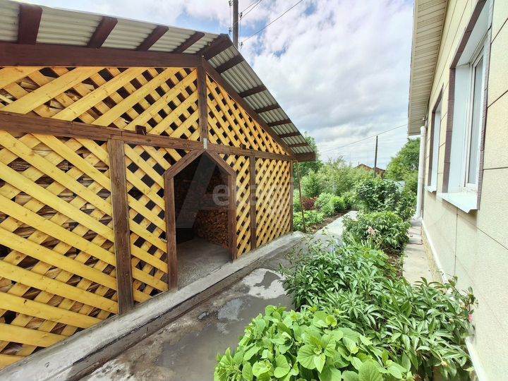 Коттедж 204,9 м² на участке 15 сот.