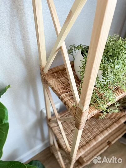 Плетенный стеллаж (этажерка)