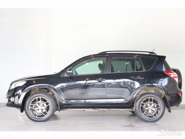 Toyota RAV4, 2011