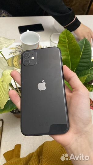 Телефон iPhone 11