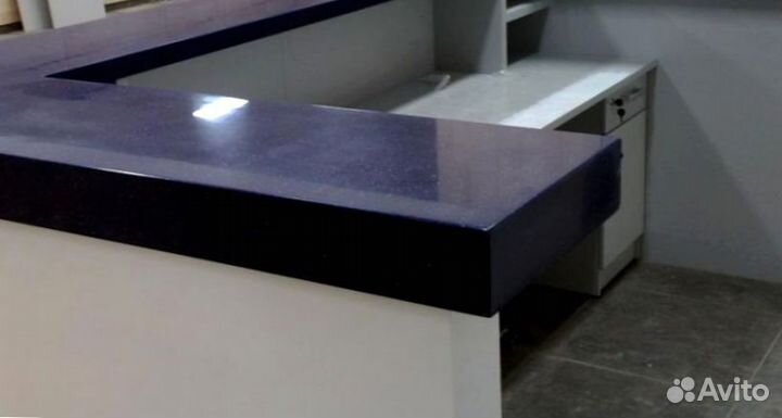 Ресепшн для офиса кварцевого агломерата