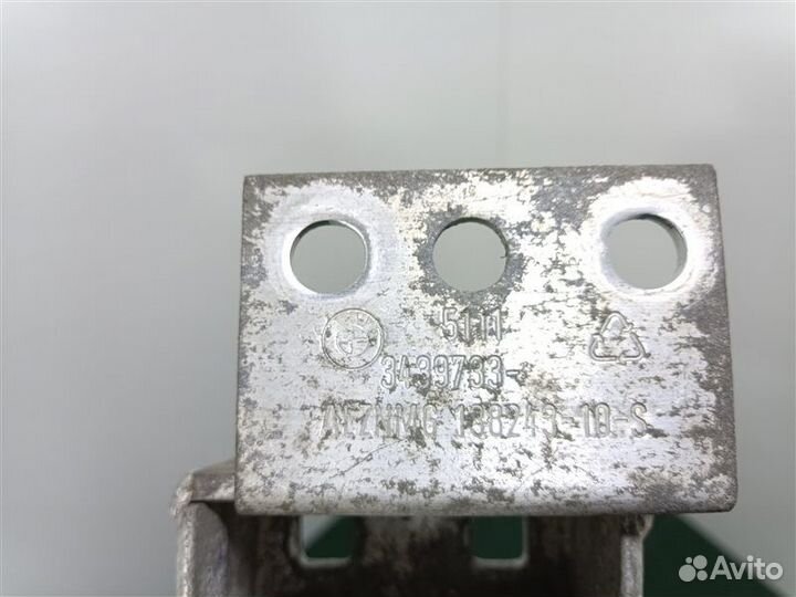 Кронштейн усилителя бампера передний левый Bmw X3