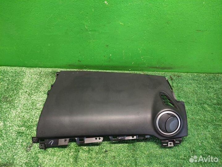 Накладка торпедо правая Mazda 3 (BK) 2005