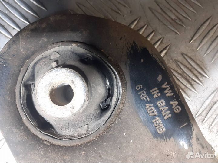 Рычаг передний левый VAG