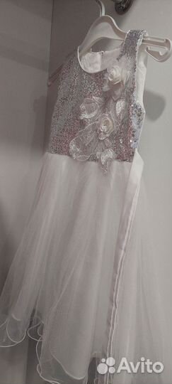 Нарядное платье для девочки 122 128 белое