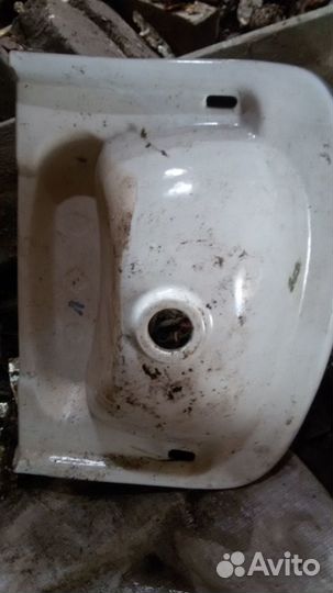 Раковина,И Бачок для унитаза,всё новое