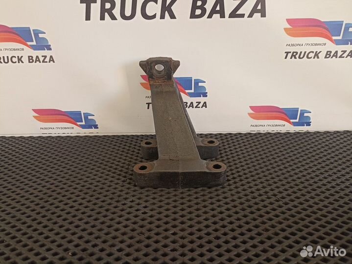 Кронштейн двигателя передний левый