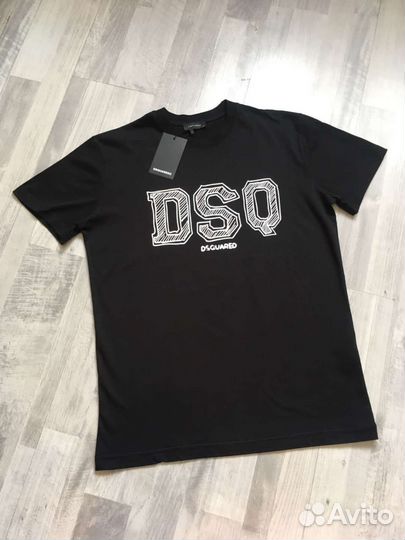 Футболка новая dsquared2