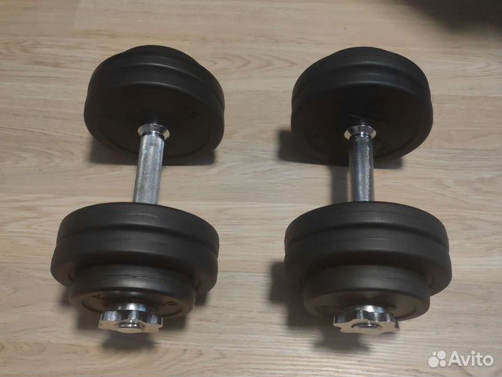 Набор гантелей