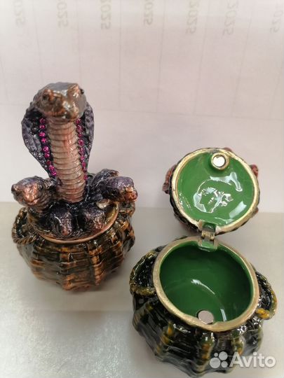 Шкатулка змея со змеятами символ года