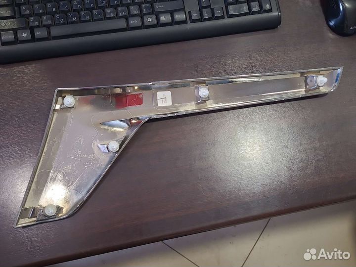 Накладка хром 53181-60040 Land Cruiser 200