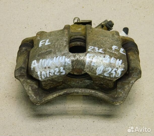 Суппорт передний левый Audi 100 44 кузов (вент)