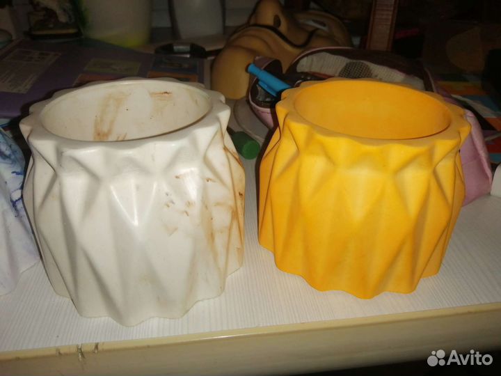 Кашпо из гипса со мхом