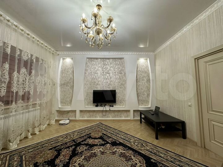 3-к. квартира, 103 м², 1/15 эт.