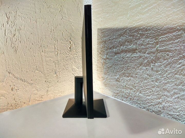 Монитор LG: 22