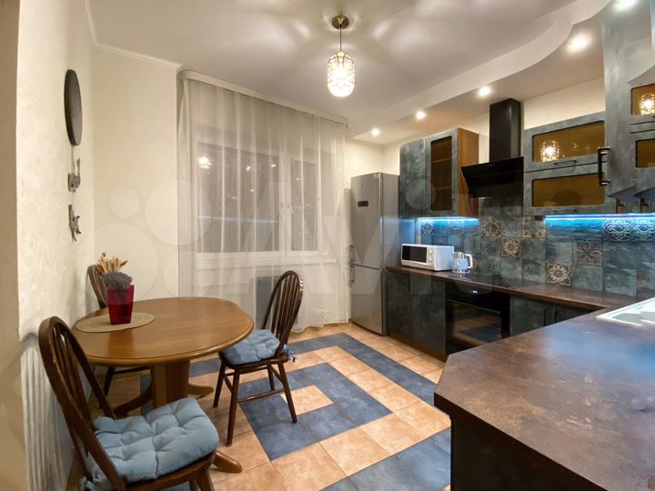 2-к. квартира, 71 м², 1/7 эт.