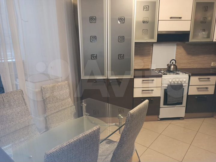 2-к. квартира, 61 м², 2/13 эт.