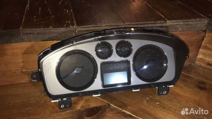 Щиток приборов Cadillac Escalade 3 (2006-2014)