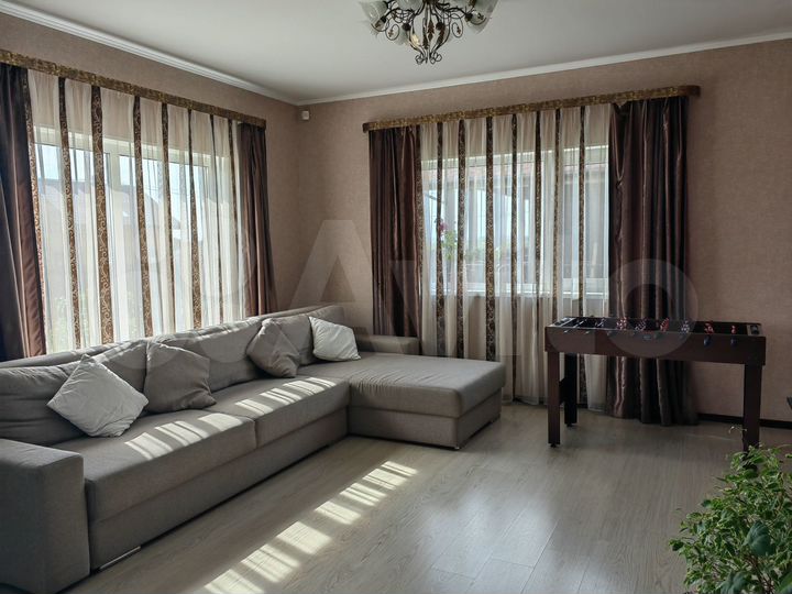 Дом 163,5 м² на участке 7 сот.