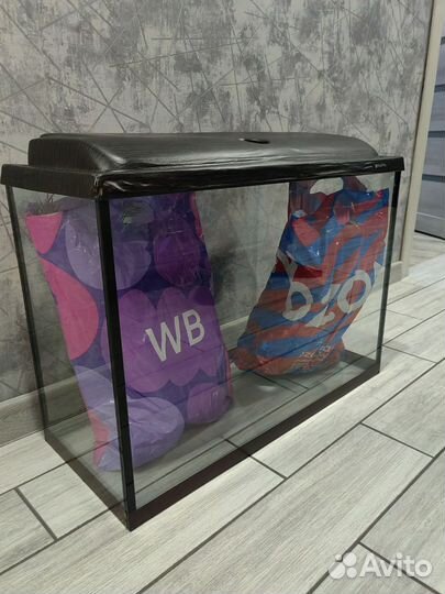 Аквариум с украшениями