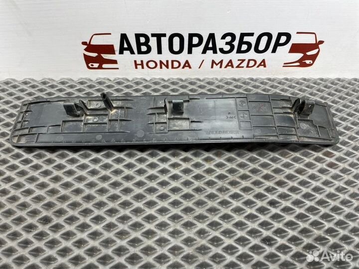 Накладка на порог салона задняя правая Honda Cr-V4