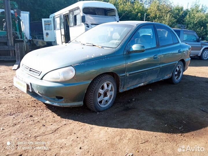 Радиатор охлаждения двигателя Kia Rio 1