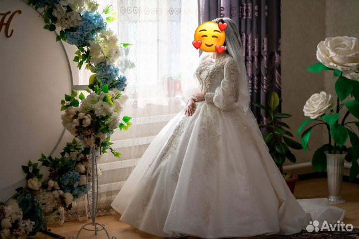 Свадебное платье