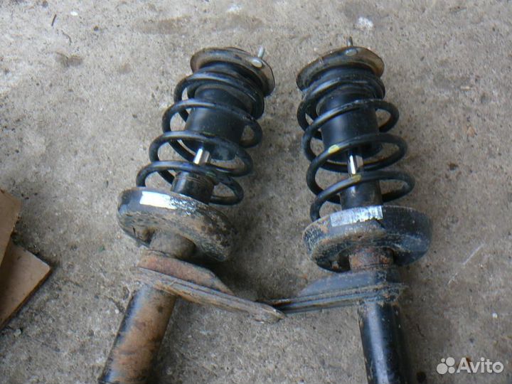 Передние амортизаторы (стойки) Нексия