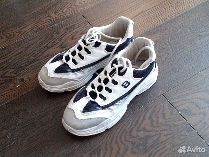 Кроссовки женские 37