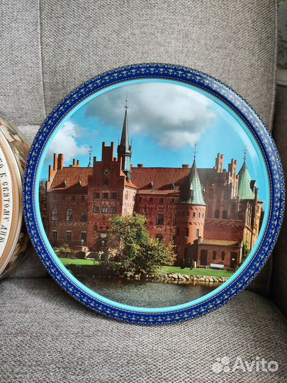 Жестяные банки из под печенья