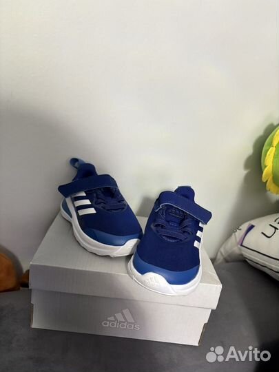 Кроссовки детские adidas 20 размер