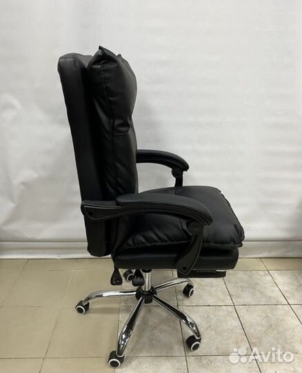 Офисное кресло руководителя