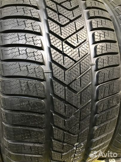 Pirelli Winter Sottozero 3 275/35 R21 и 315/30 R21 103V