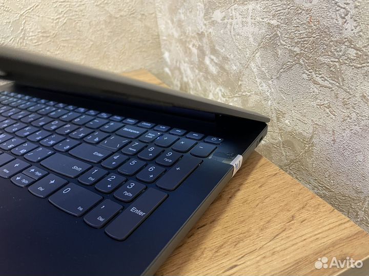 Lenovo тонкий современный с SSD