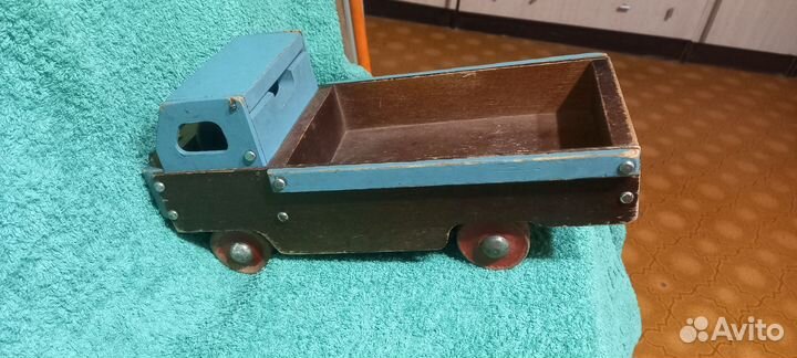 Большой грузовик СССР дерево