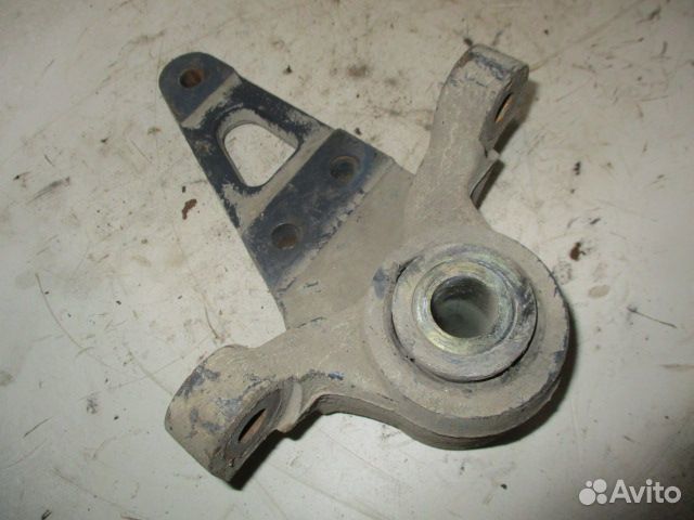 Кронштейн крепления рессоры renault 5010532766