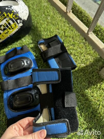 Шлем детский, наколенники,налокотники